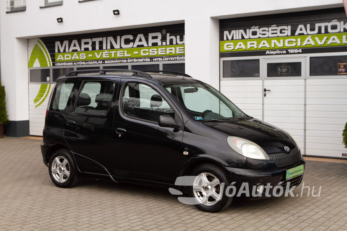 TOYOTA Yaris Verso