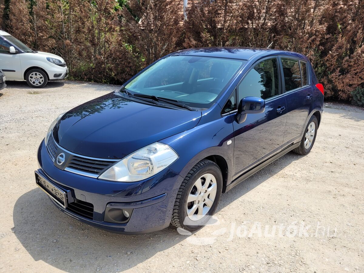 NISSAN Tiida