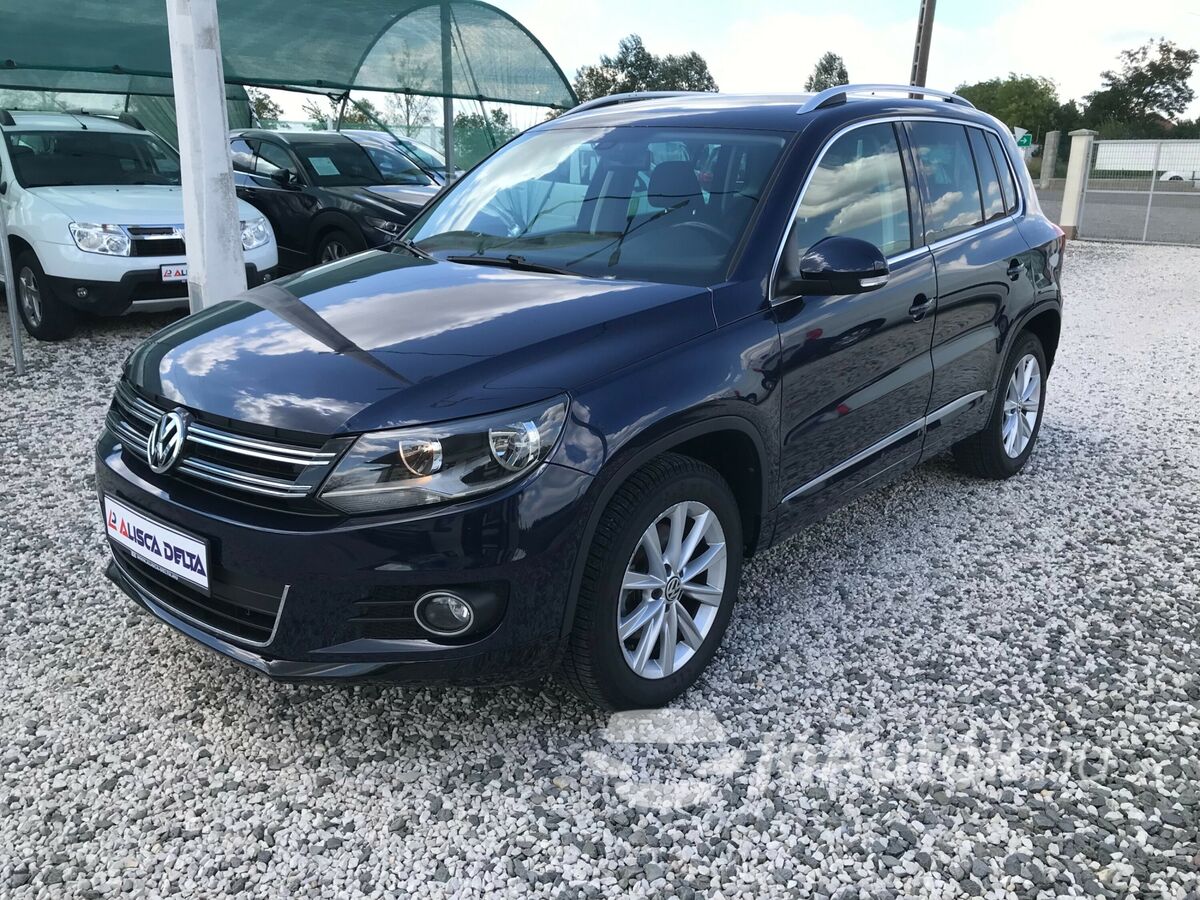 VOLKSWAGEN Tiguan