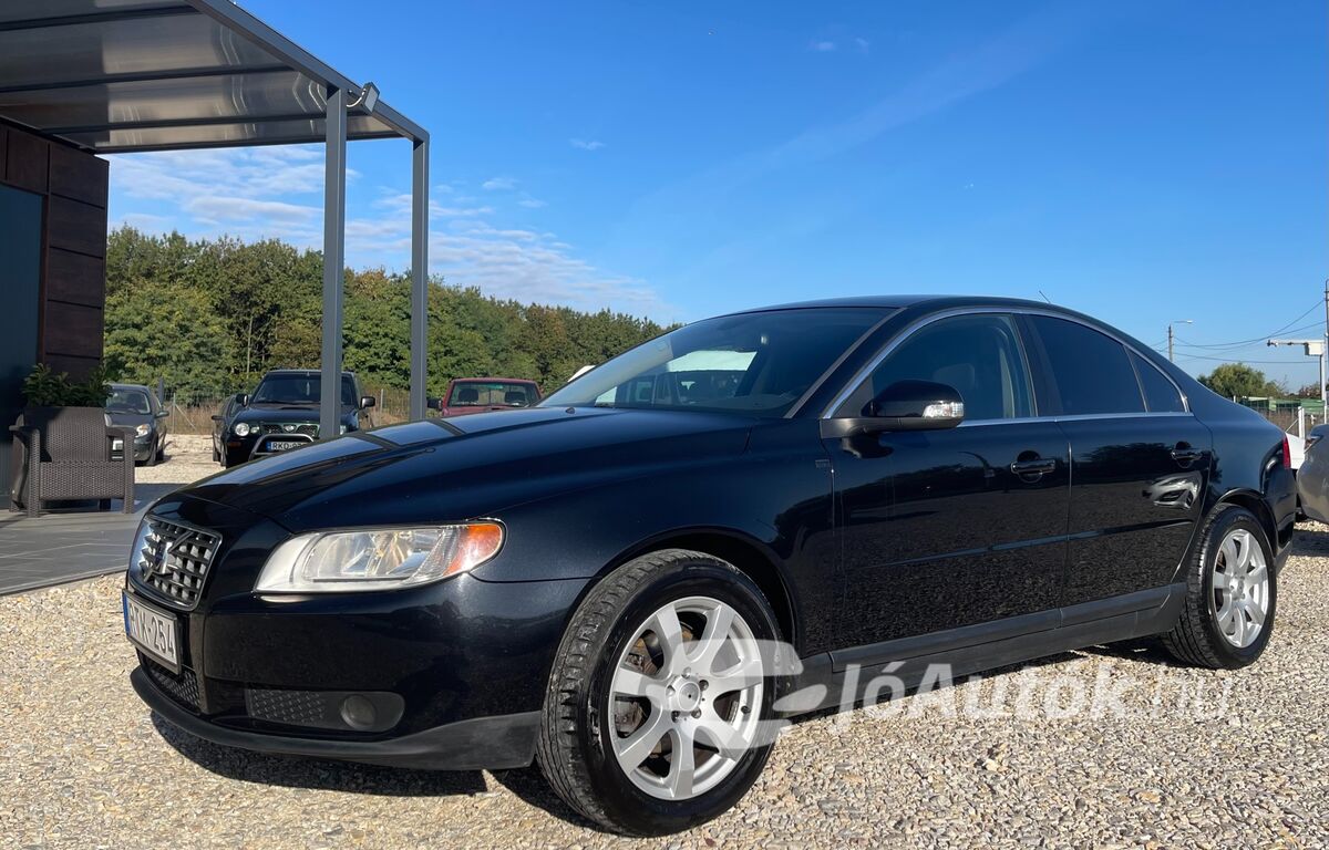 VOLVO S80