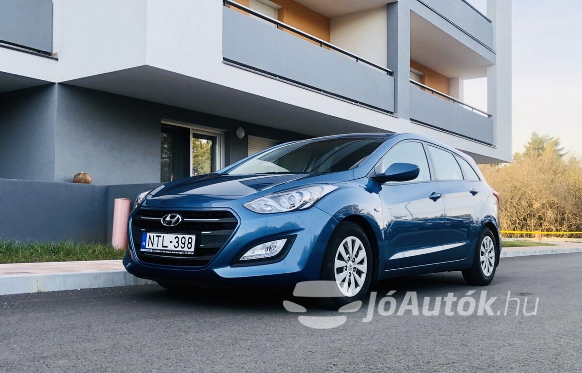 HYUNDAI i30